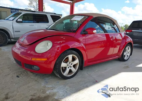 2006 Volkswagen New Beetle 2.5 z USA, uszkodzony, nr VIN 3VWSF31Y66M330936